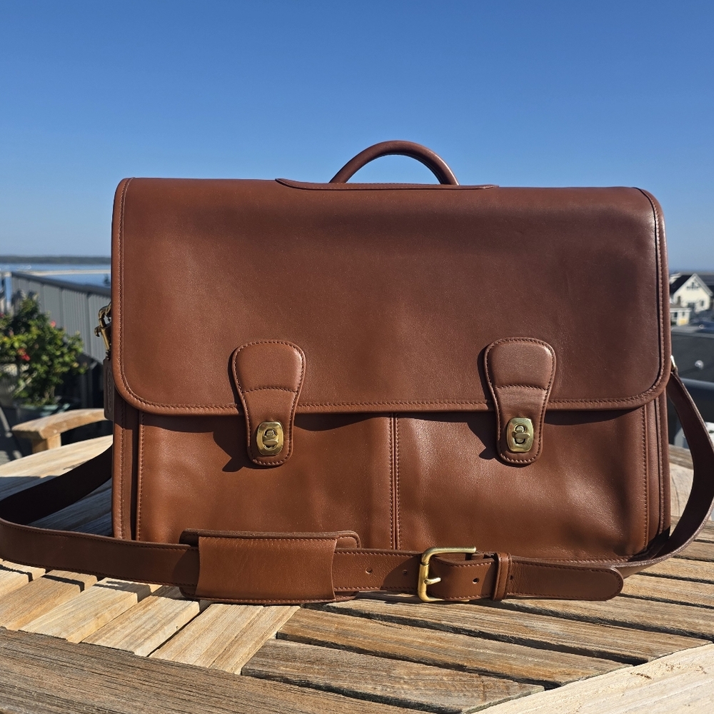 NEW, Vintage Coach, Organizer Brief - Picture 2 of 16